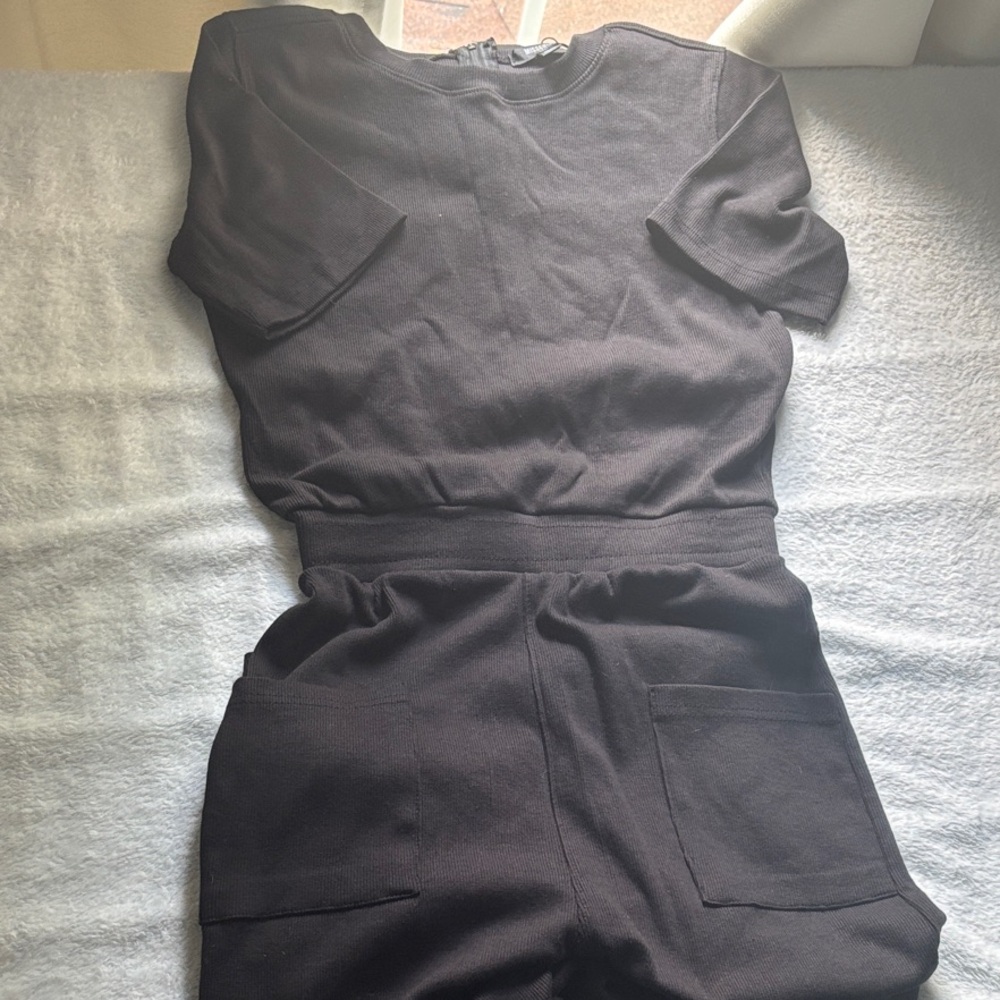 2 for $10! Missguided Black Jumpsuit, 10 Tall - Picture 5 of 5